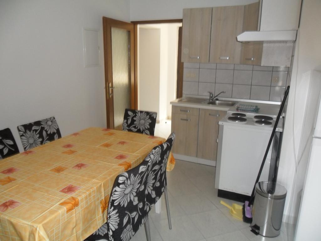 Mar Eva Apartment Rab Town Rum bild